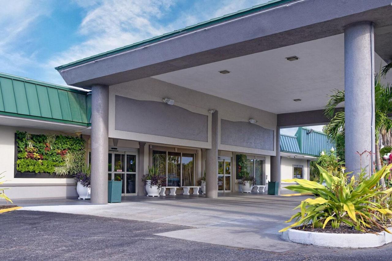 Marina Vibes - Sarasota Hotel South Bradenton ภายนอก รูปภาพ